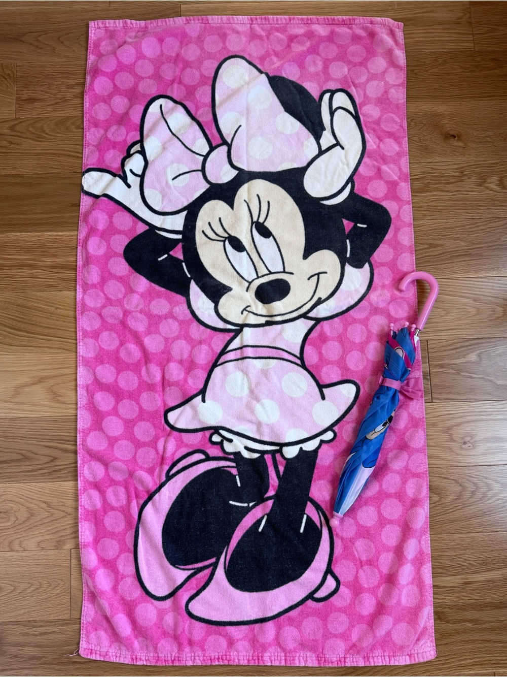 Disney Minnie Mouse Beach Towel and Kids Umbrella